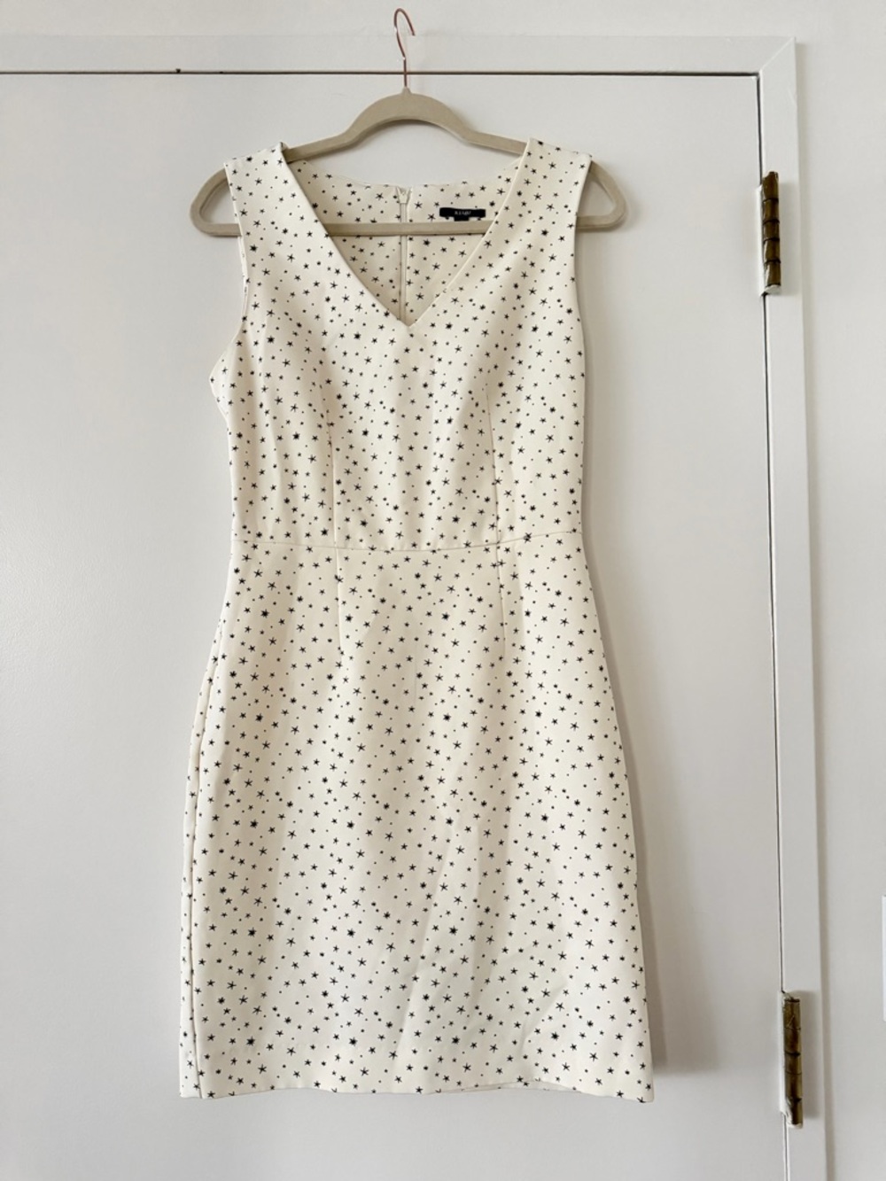 Sleeveless Cream Star-Print V-Neck Dress